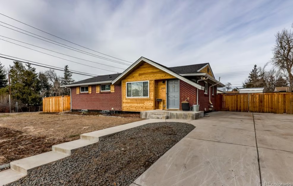 Mid-Century Modern Ranch Style Home